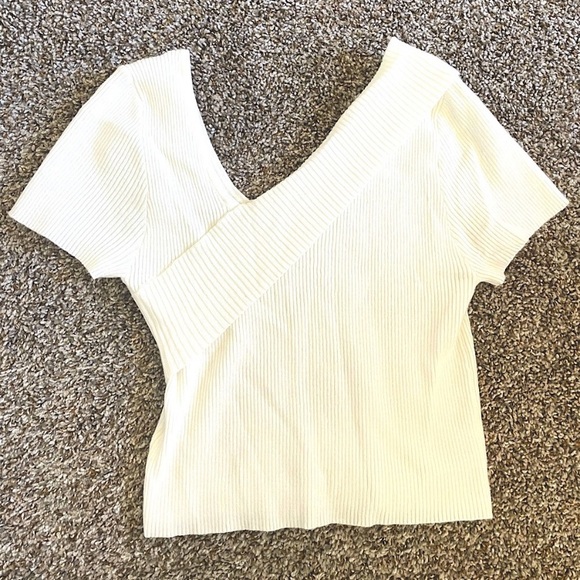 LELIS asymmetrical sweater top - Picture 2 of 3